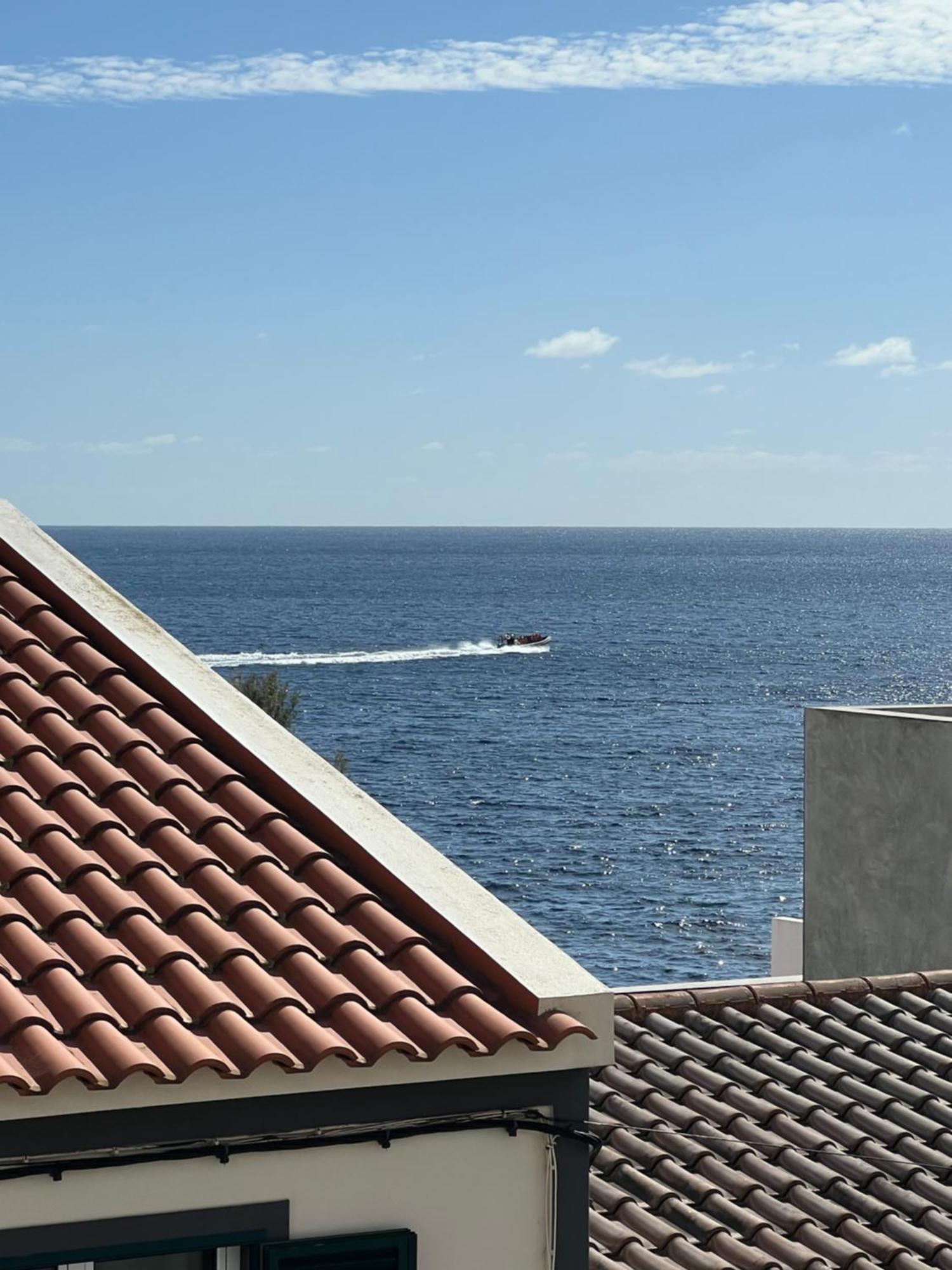 Casa A 2 Minutos A Pe De Piscina Natural Ponta Delgada Dış mekan fotoğraf