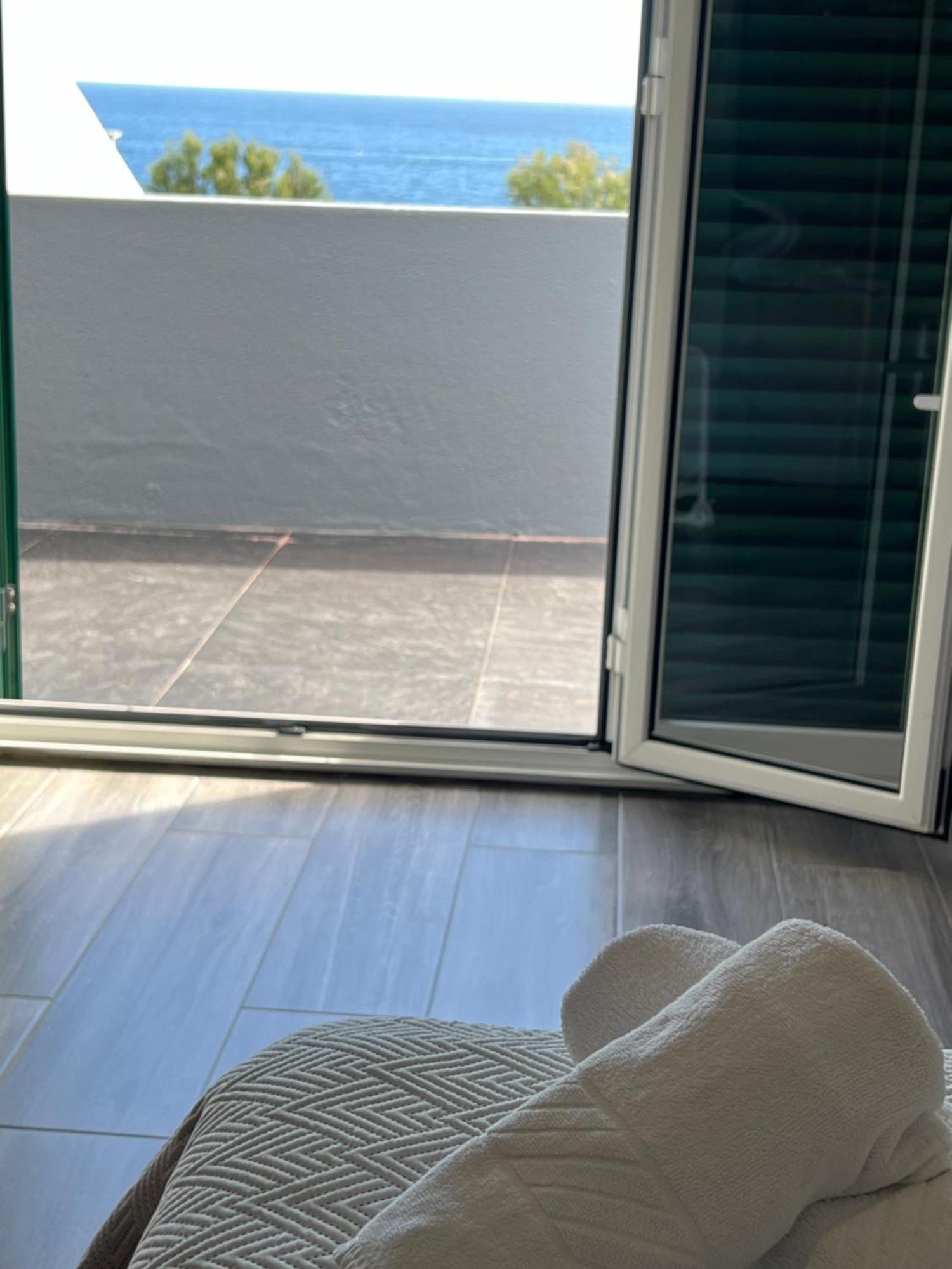 Casa A 2 Minutos A Pe De Piscina Natural Ponta Delgada Dış mekan fotoğraf